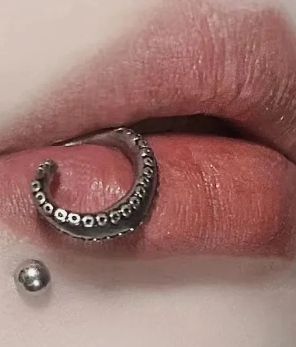 Piercing Tentacule - Design Unique 🐙
