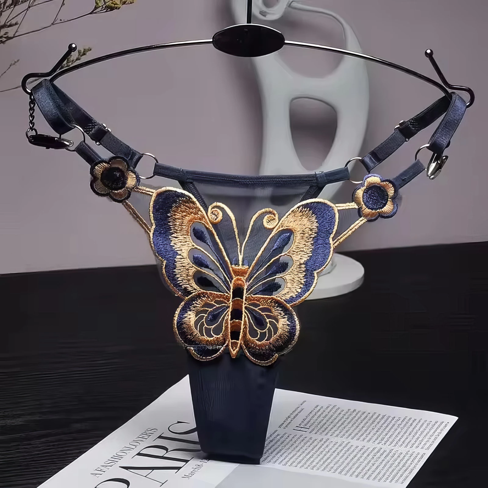 String Papillon Brodé - Séduction Délicate 🦋 – Image 2