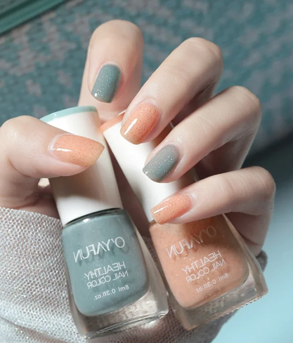 Vernis à Ongles - Couleurs Éclatantes et Saines