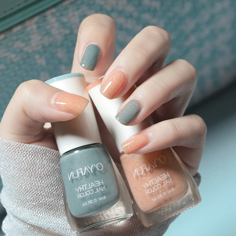 Vernis à Ongles - Couleurs Éclatantes et Saines