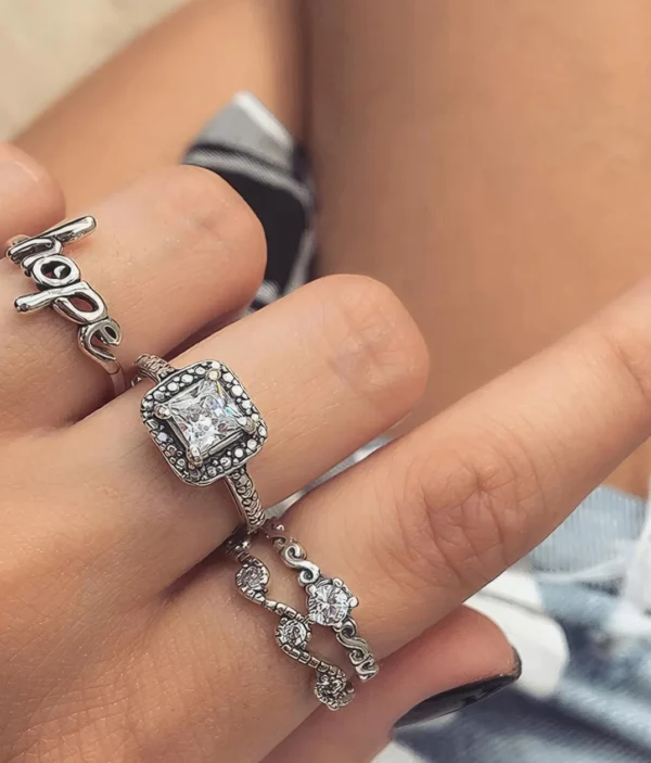 Ensemble de Bagues - Motifs Vintage & Zircon Brillant