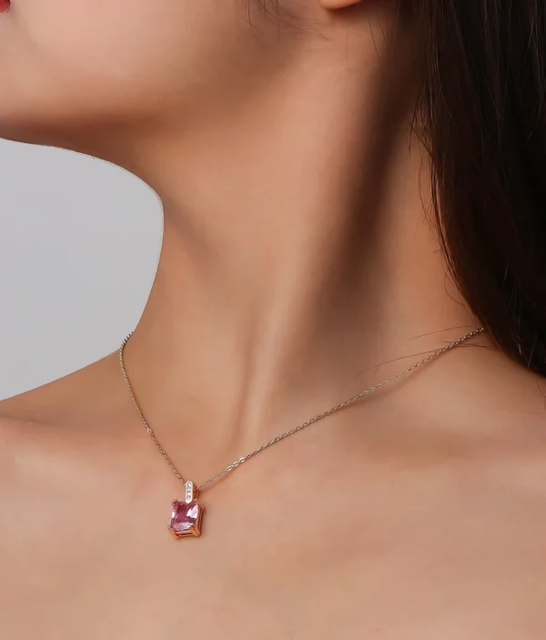 Collier Pendentif Rectangulaire 💎