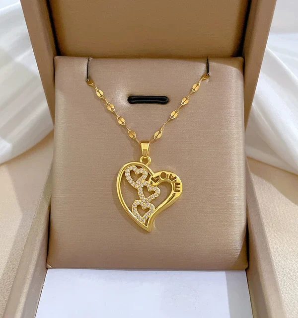 Collier Cœur à Trois Strass - LOVE Gravé 💖