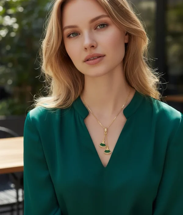 Collier Pendentif Éventail Vert en Zircon 💚