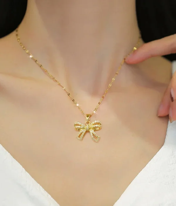 Collier Nœud Pavé de Zircon  ✨